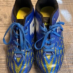 Big Kids Size 6 Lotto Soccer Cleats